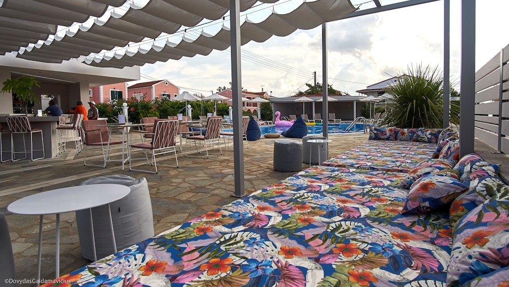 Seaside Resorts — Hotel building in Lefkimmi (Corfu), Ionian Islands