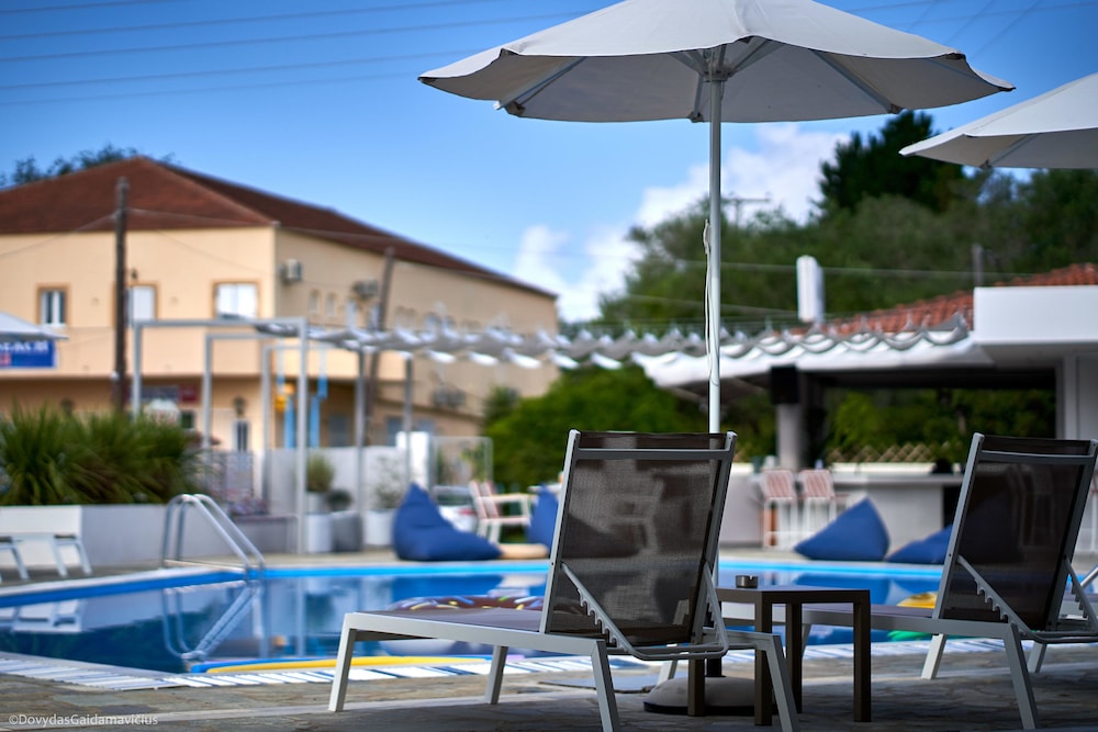 Seaside Resorts — Swimming pool in Lefkimmi (Corfu), Ionian Islands