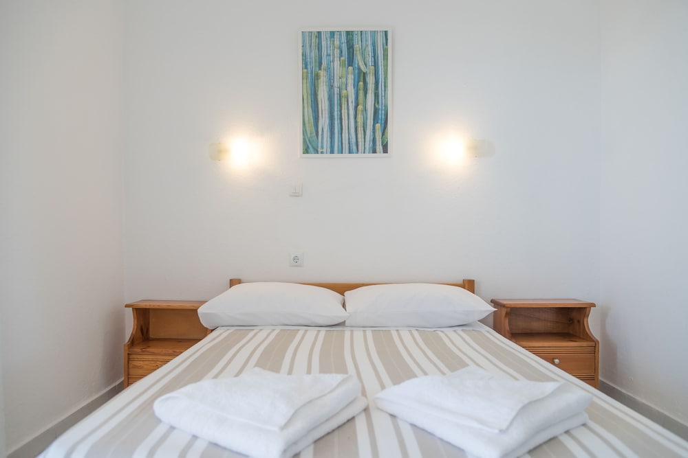 Seaside Resorts — Hotel rooms in Lefkimmi (Corfu), Ionian Islands