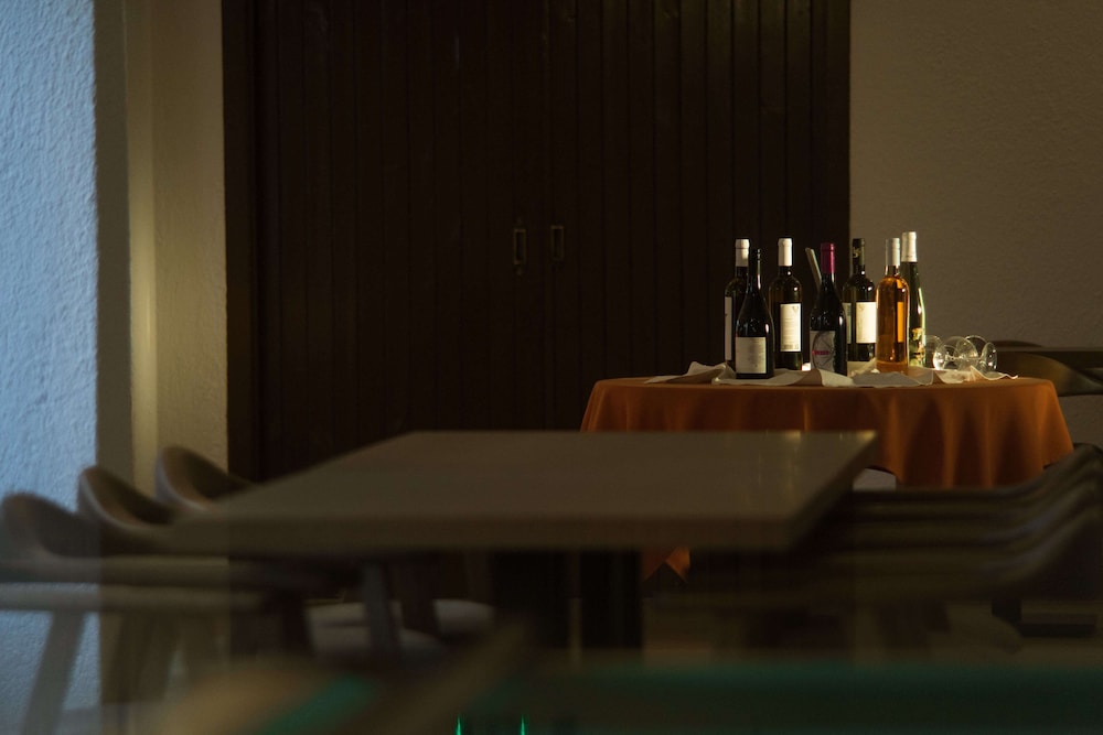 Malia Holidays Hotel — Restaurant & bars in Malia