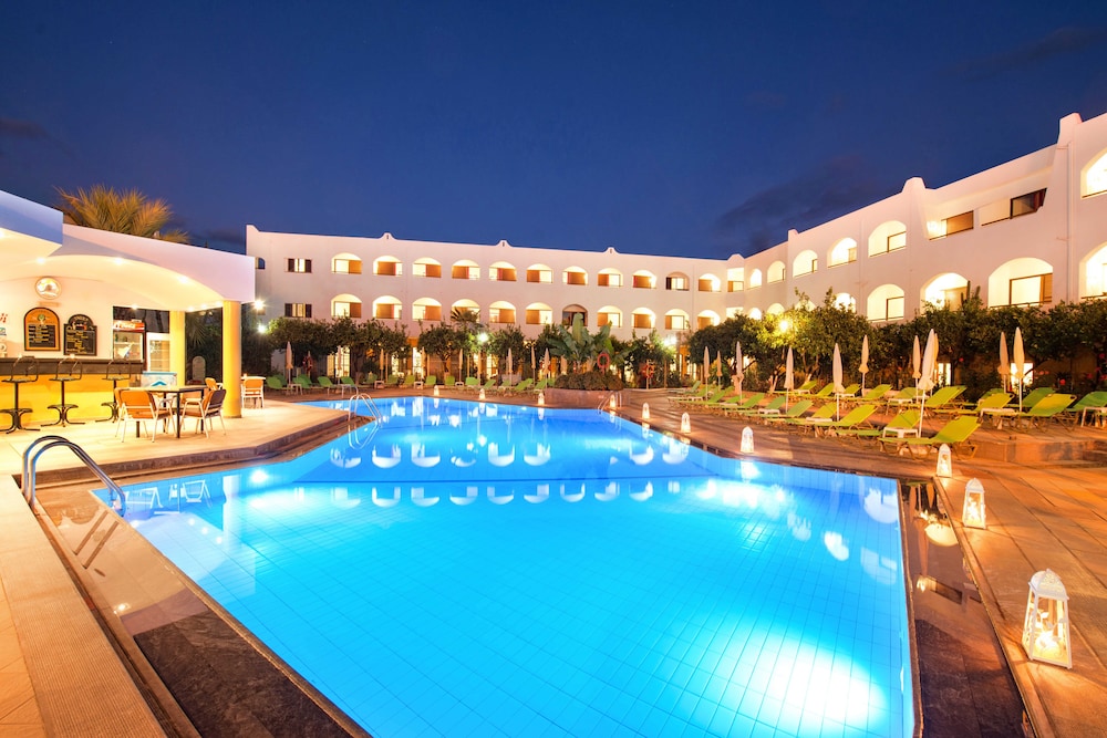 Malia Holidays Hotel — Main photo in Malia