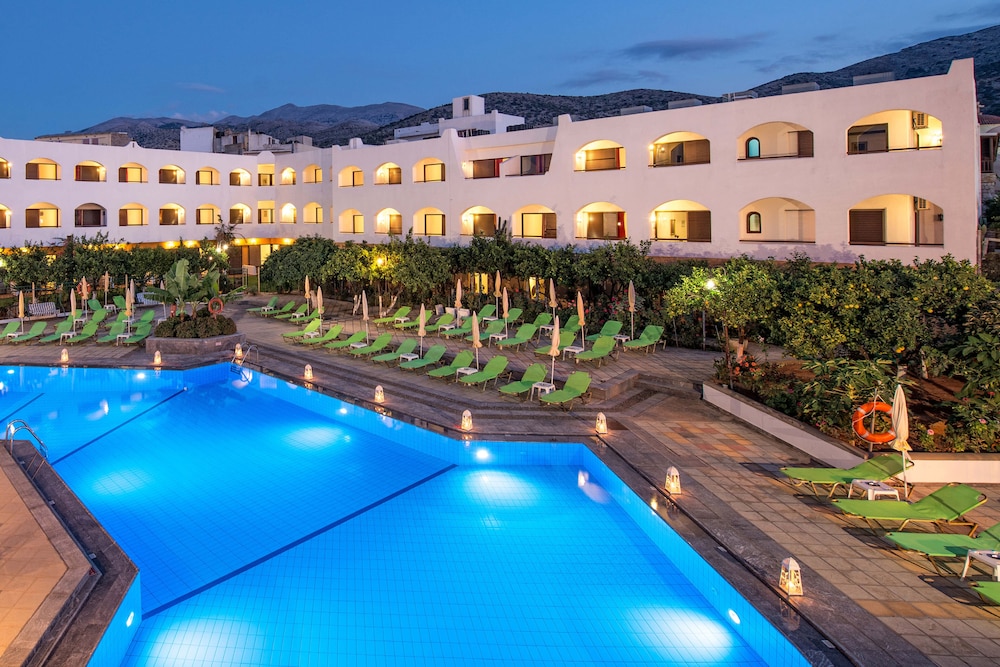 Malia Holidays Hotel — Swimming pool in Malia