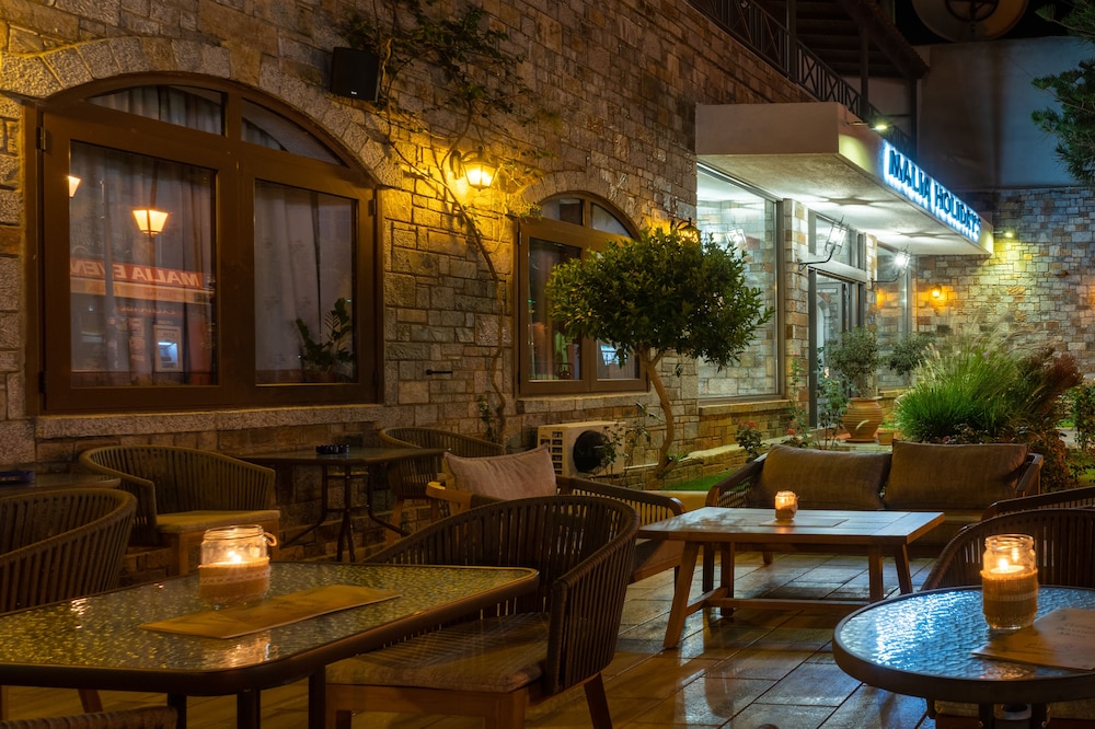 Malia Holidays Hotel — Restaurant & bars in Malia