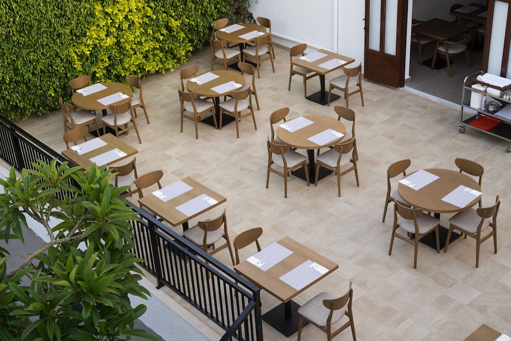 Malia Holidays Hotel — Restaurant & bars in Malia