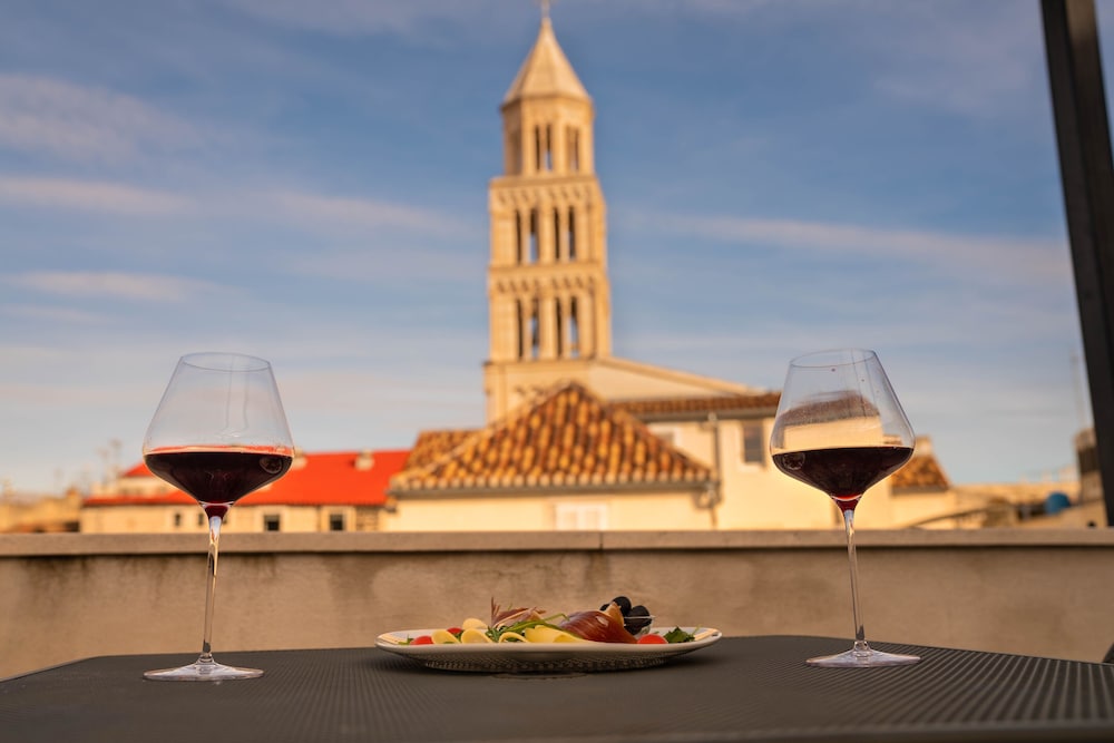 Slavija Culture Heritage Hotel — Restaurant & bars in Split, Split-Dalmatia