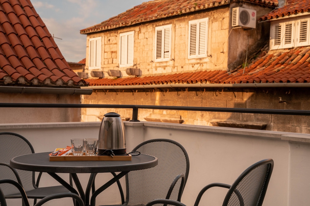Slavija Culture Heritage Hotel — Hotel building in Split, Split-Dalmatia