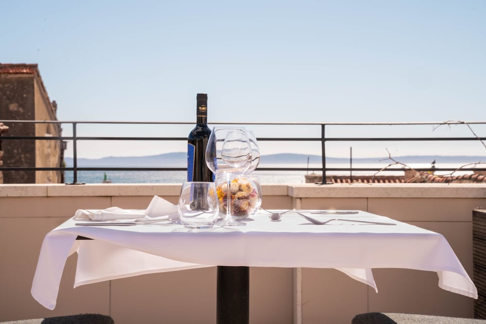 Slavija Culture Heritage Hotel — Restaurant & bars in Split, Split-Dalmatia