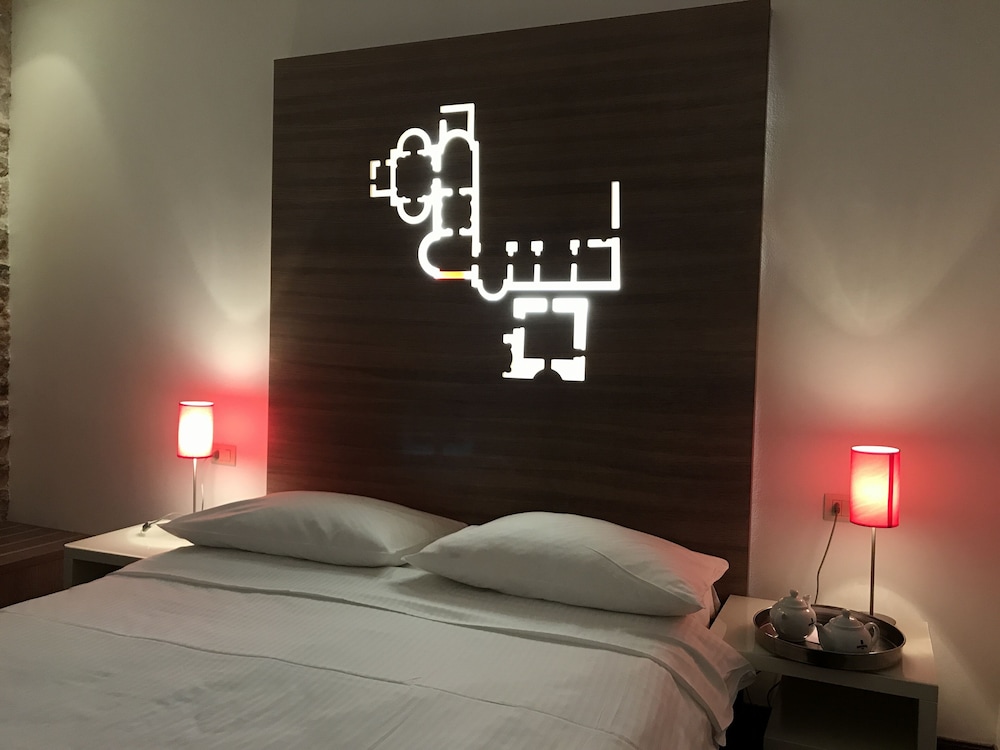Slavija Culture Heritage Hotel — Hotel rooms in Split, Split-Dalmatia