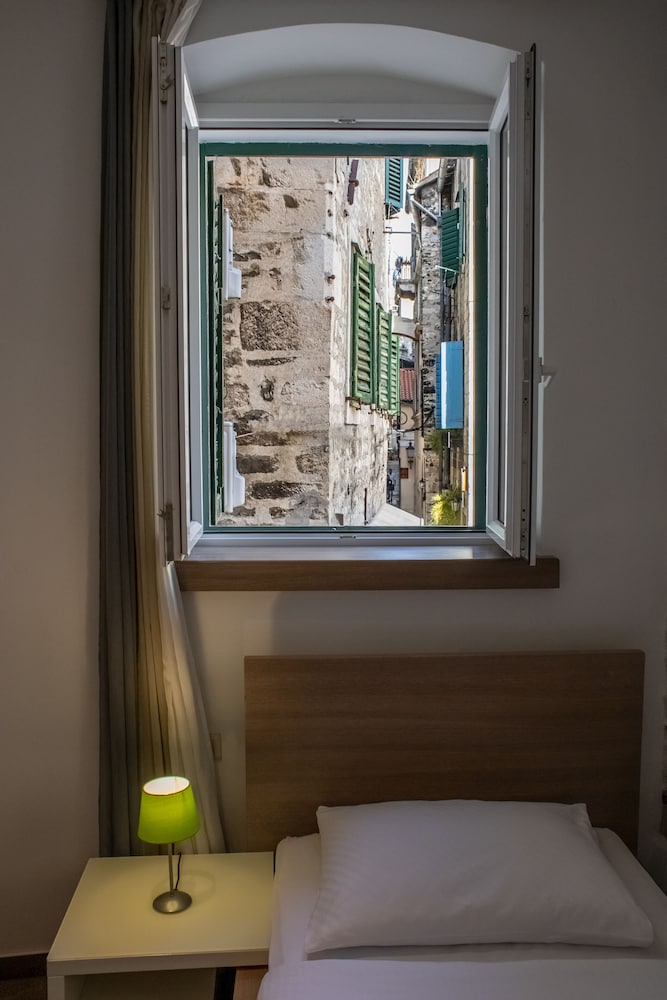 Slavija Culture Heritage Hotel — Hotel rooms in Split, Split-Dalmatia