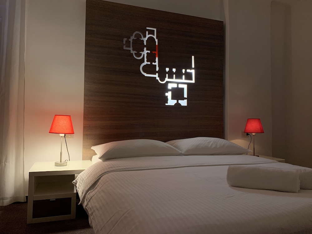 Slavija Culture Heritage Hotel — Hotel rooms in Split, Split-Dalmatia