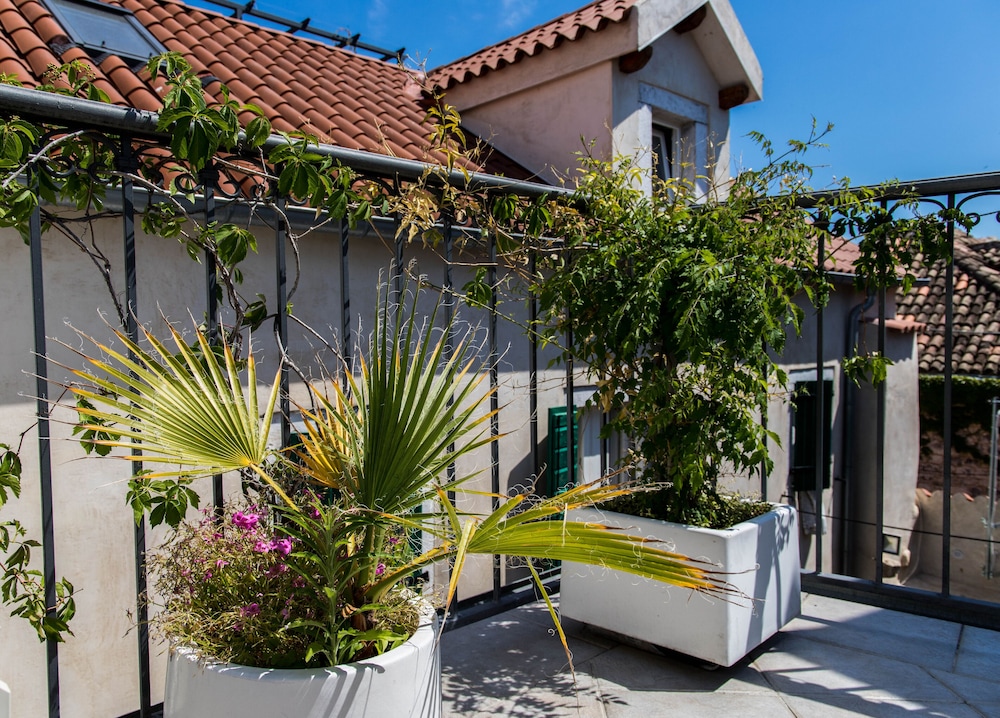 Slavija Culture Heritage Hotel — Hotel building in Split, Split-Dalmatia