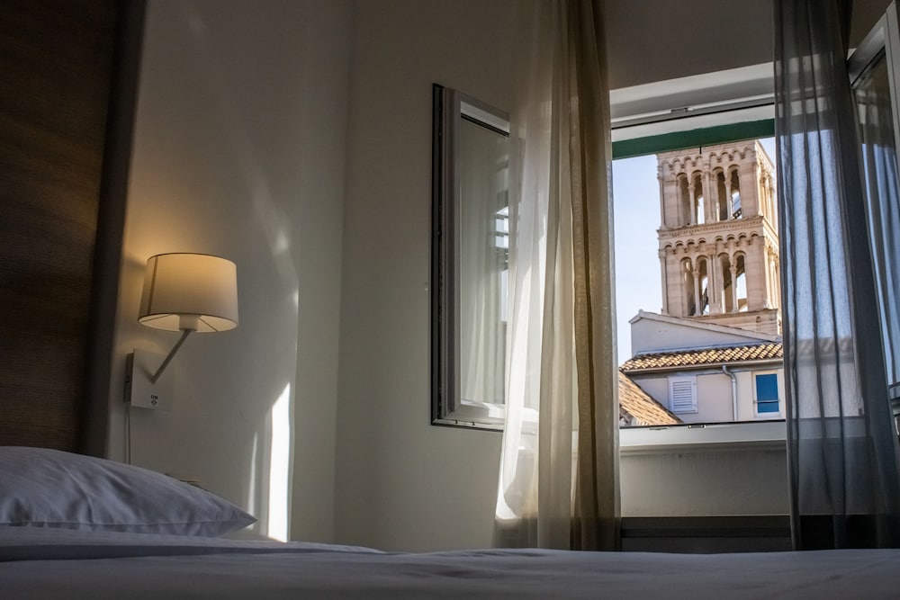 Slavija Culture Heritage Hotel — Hotel rooms in Split, Split-Dalmatia