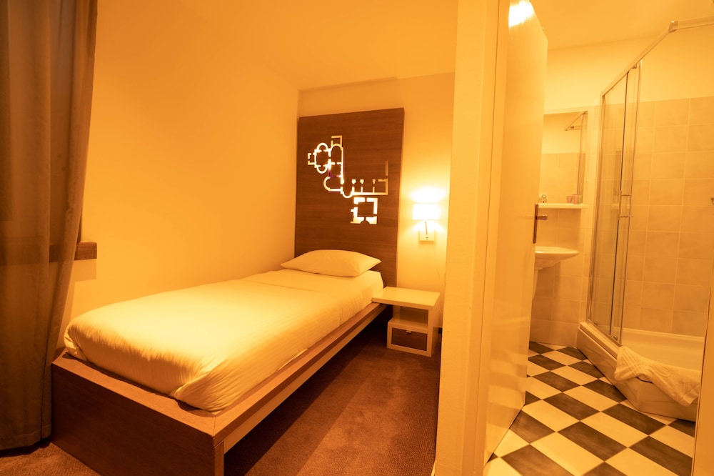 Slavija Culture Heritage Hotel — Hotel rooms in Split, Split-Dalmatia