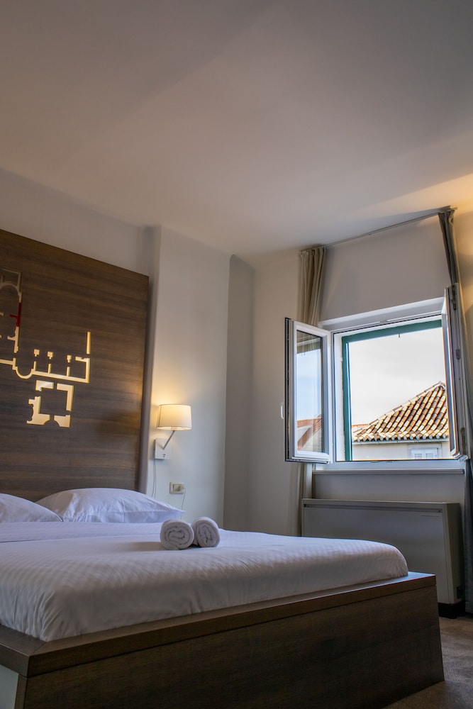 Slavija Culture Heritage Hotel — Hotel rooms in Split, Split-Dalmatia