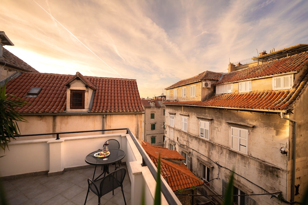 Slavija Culture Heritage Hotel — Hotel building in Split, Split-Dalmatia
