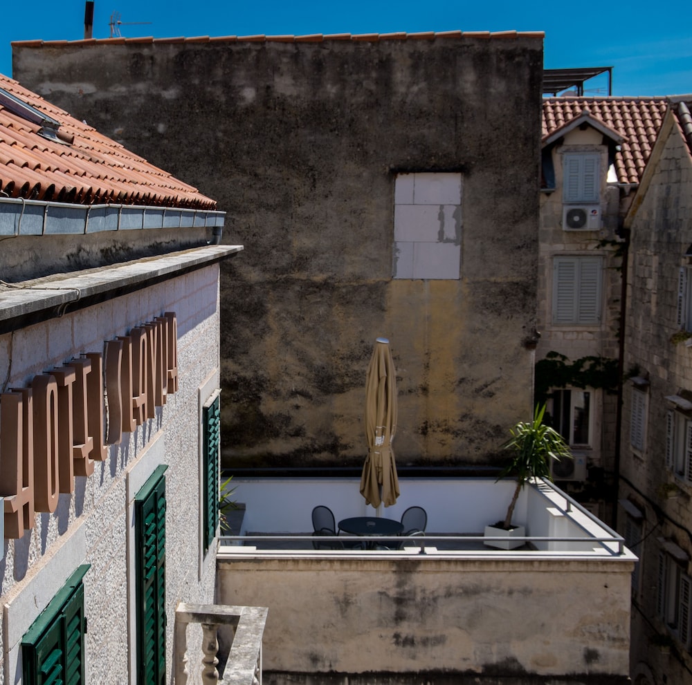 Slavija Culture Heritage Hotel — Hotel building in Split, Split-Dalmatia