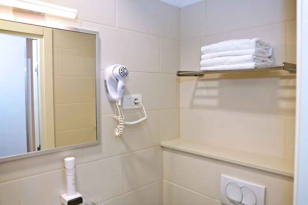 Hotel Delfin — Hotel rooms in Zadar, Zadar
