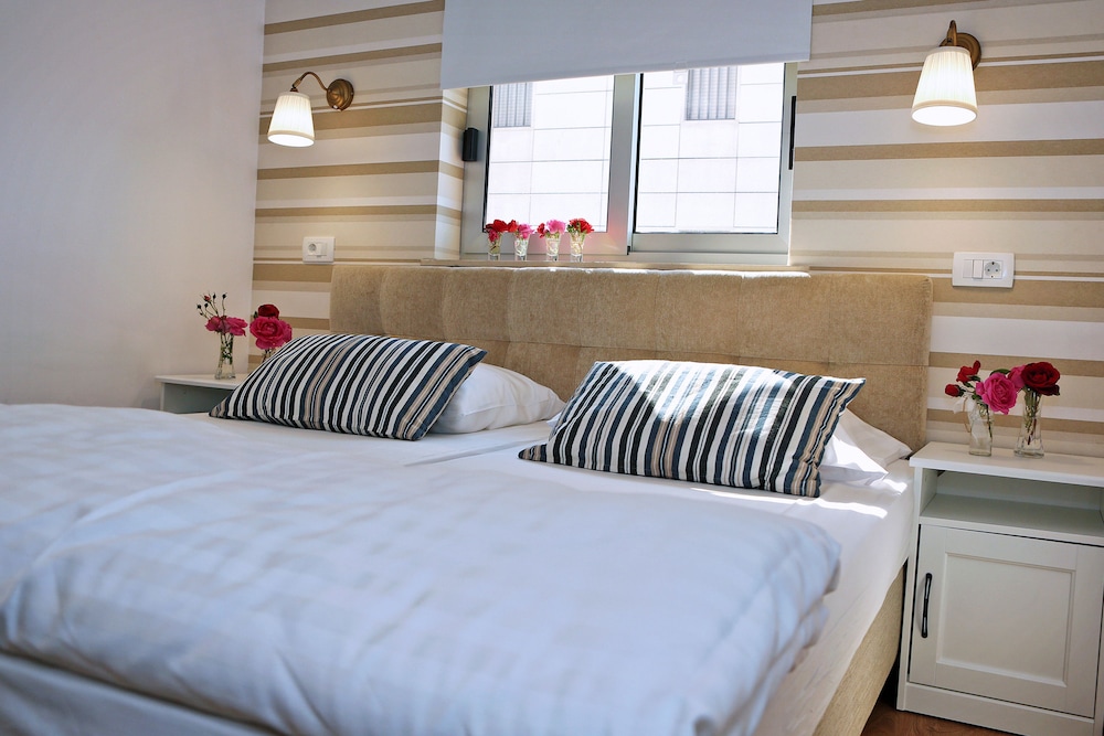 Hotel Delfin — Hotel rooms in Zadar, Zadar