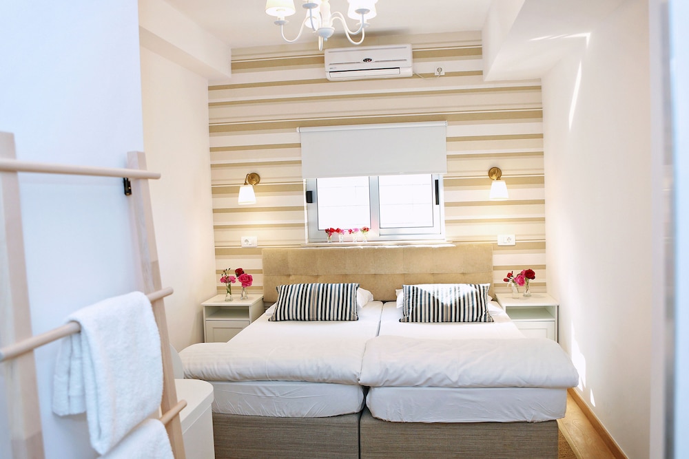 Hotel Delfin — Hotel rooms in Zadar, Zadar