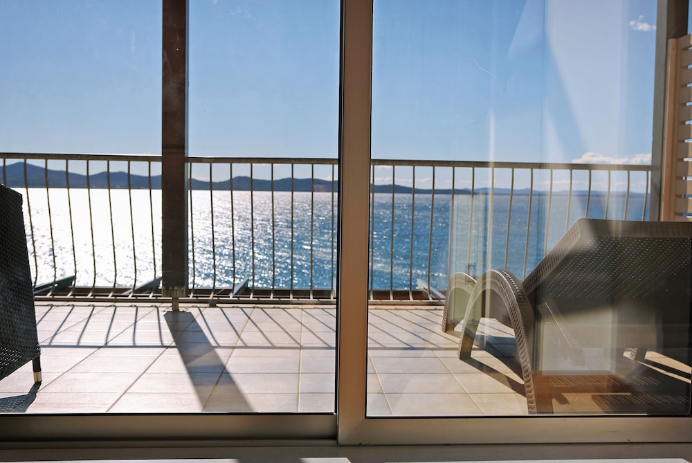 Hotel Delfin — Hotel rooms in Zadar, Zadar