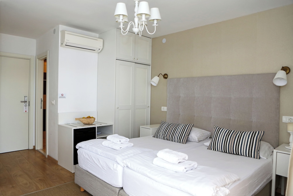 Hotel Delfin — Hotel rooms in Zadar, Zadar