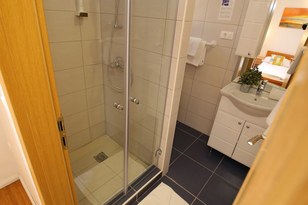 Hotel Delfin — Hotel rooms in Zadar, Zadar