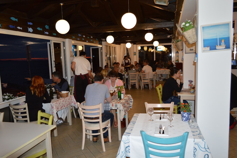 Hotel Delfin — Restaurant & bars in Zadar, Zadar