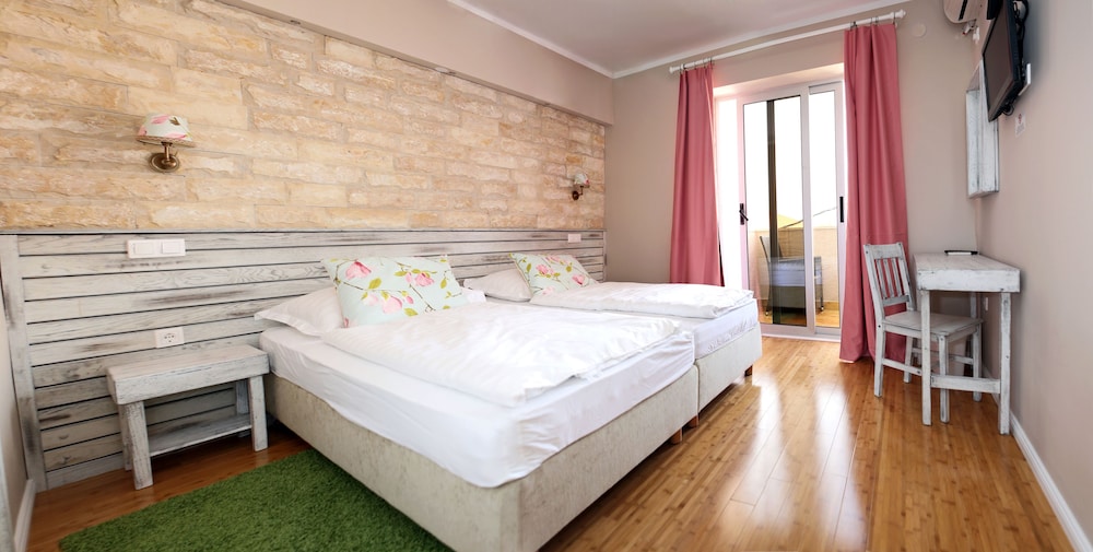 Hotel Delfin — Hotel rooms in Zadar, Zadar