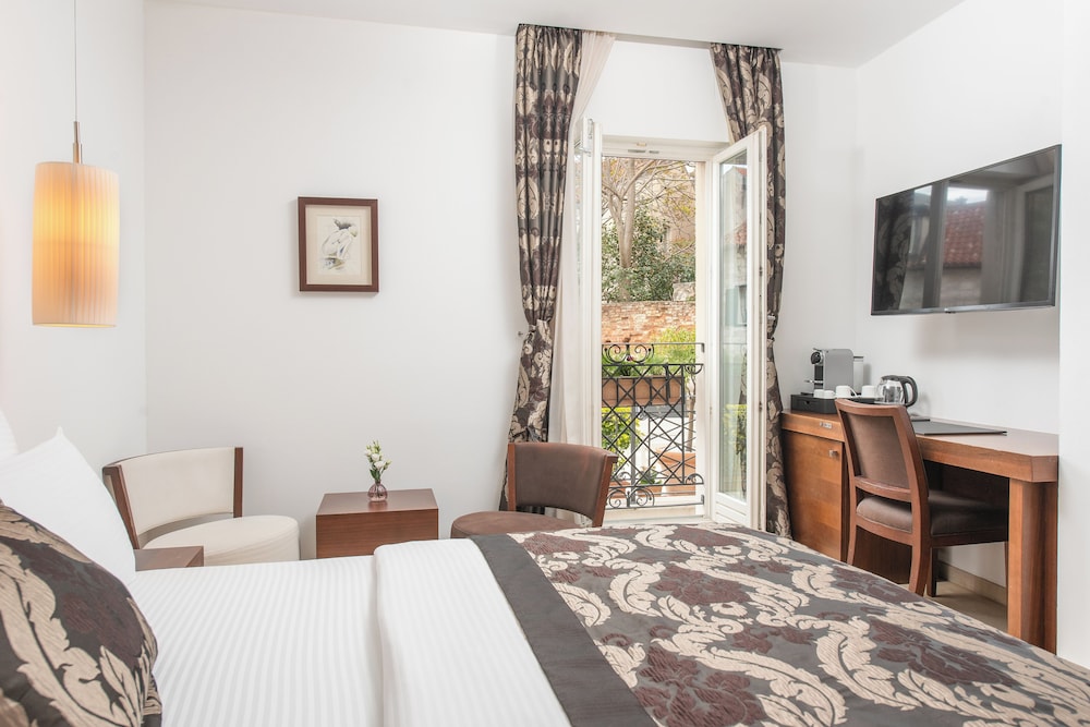Hotel Marmont Heritage — Hotel rooms in Split, Split-Dalmatia