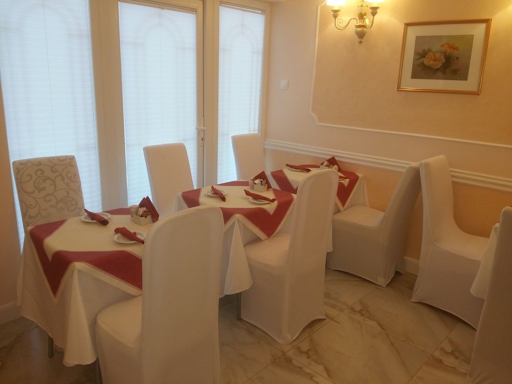 Villa Triana — Restaurant & bars in Zadar, Zadar