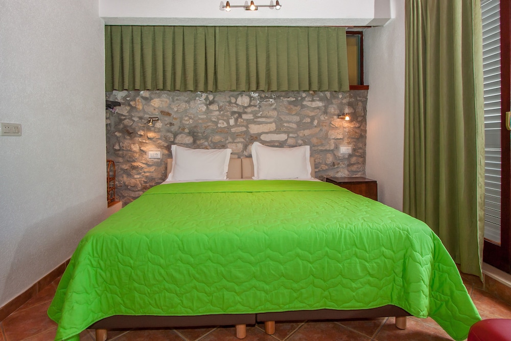 Garden Apartment Hotel — Hotel rooms in Split, Split-Dalmatia