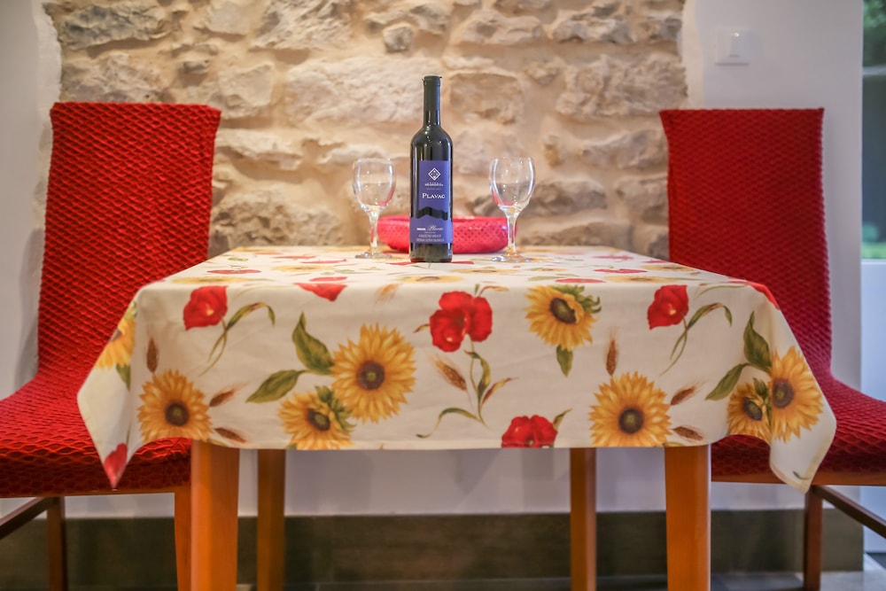 Garden Apartment Hotel — Restaurant & bars in Split, Split-Dalmatia