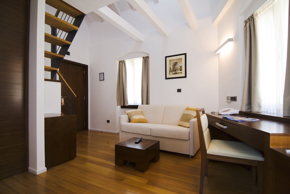 Hotel Vestibul Palace — Hotel rooms in Split, Split-Dalmatia