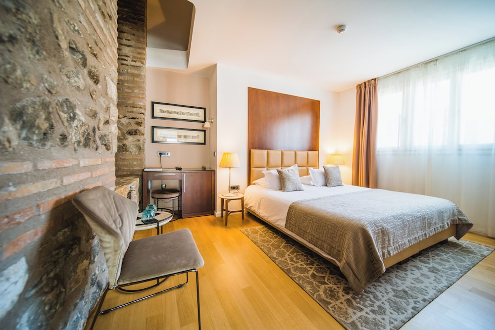 Hotel Vestibul Palace — Hotel rooms in Split, Split-Dalmatia
