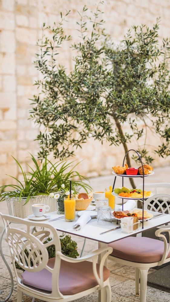 Hotel Vestibul Palace — Restaurant & bars in Split, Split-Dalmatia