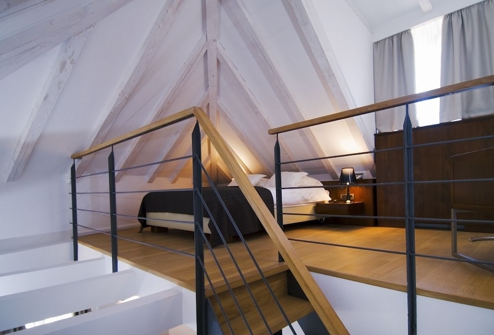Hotel Vestibul Palace — Hotel rooms in Split, Split-Dalmatia