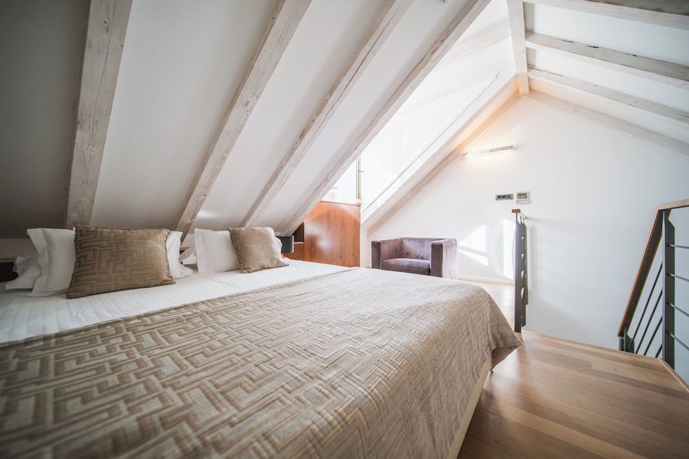 Hotel Vestibul Palace — Hotel rooms in Split, Split-Dalmatia