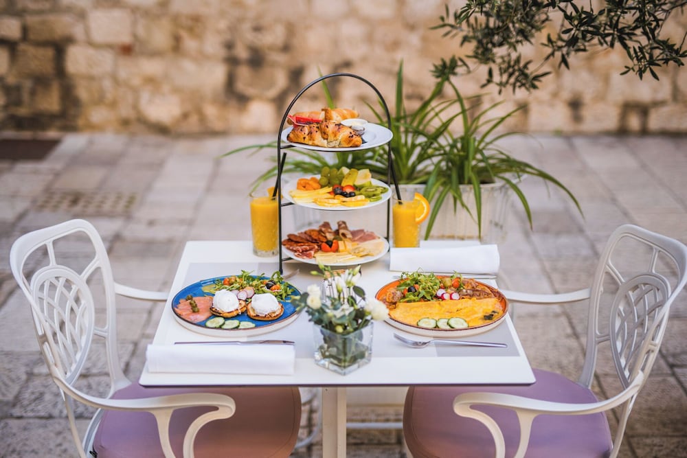 Hotel Vestibul Palace — Restaurant & bars in Split, Split-Dalmatia