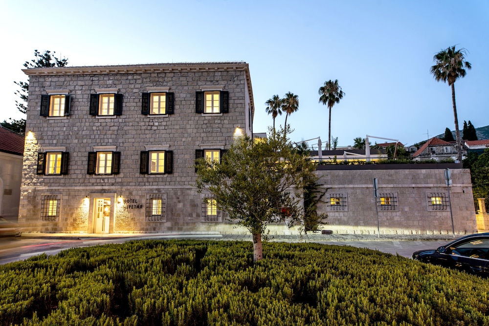 Hotel Supetar Cavtat — Hotel building in Konavle, Dubrovnik-Neretva