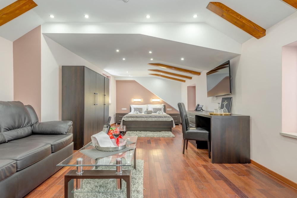 Palace Suites Heritage Hotel – Adults Only — Hotel rooms in Split, Split-Dalmatia