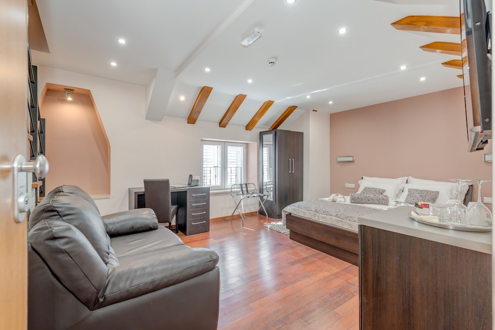 Palace Suites Heritage Hotel – Adults Only — Hotel rooms in Split, Split-Dalmatia