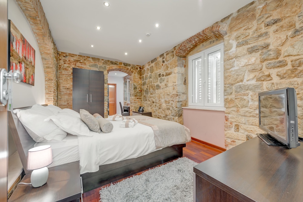 Palace Suites Heritage Hotel – Adults Only — Hotel rooms in Split, Split-Dalmatia