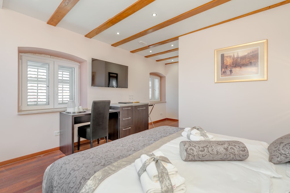 Palace Suites Heritage Hotel – Adults Only — Hotel rooms in Split, Split-Dalmatia