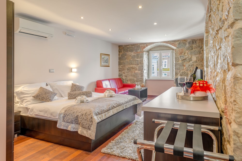 Palace Suites Heritage Hotel – Adults Only — Hotel rooms in Split, Split-Dalmatia