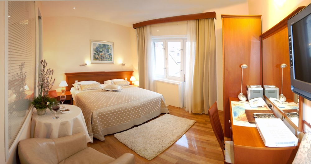 Royal Suites — Hotel rooms in Split, Split-Dalmatia
