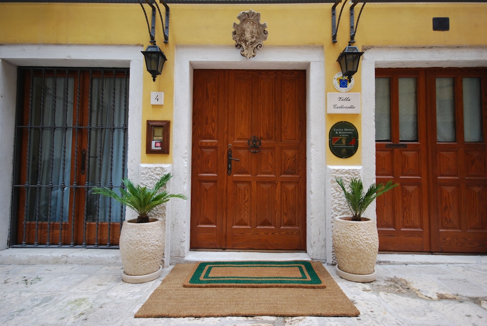 Villa Tuttorotto — Hotel building in Rovinj, Istria