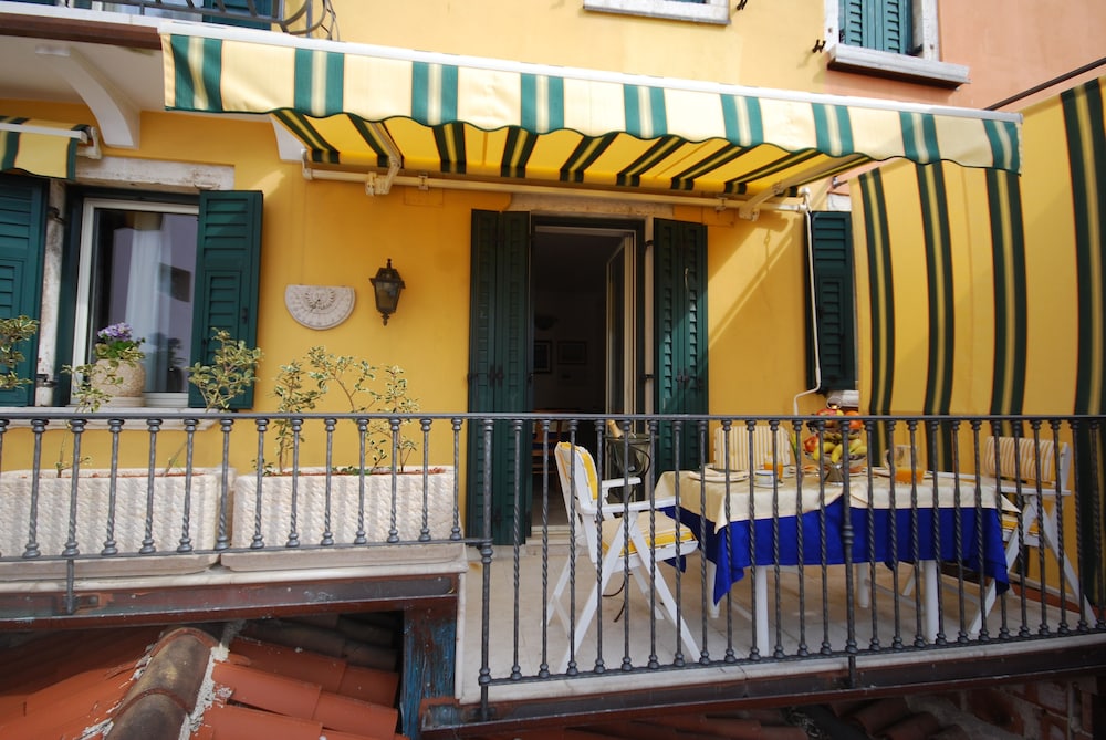 Villa Tuttorotto — Hotel building in Rovinj, Istria