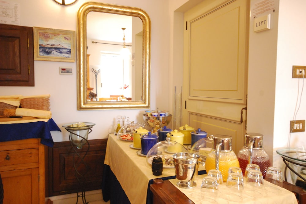 Villa Tuttorotto — Restaurant & bars in Rovinj, Istria