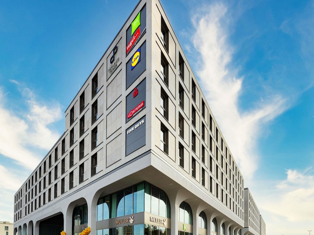 Ibis Styles Muenchen Perlach — Hotel building in Munich, Bavaria