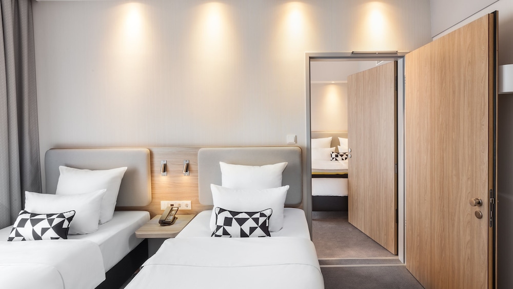 Holiday Inn Express Munich North by IHG — Hotel rooms in Munich, Bavaria